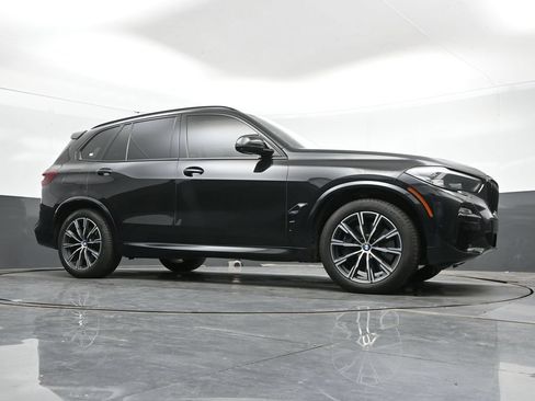 Used 2020 BMW X5 M50i AWD/4WD image 44