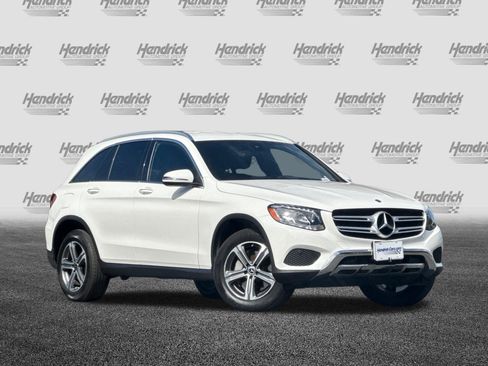 Used 2019 Mercedes-Benz GLC 300 4MATIC image 2