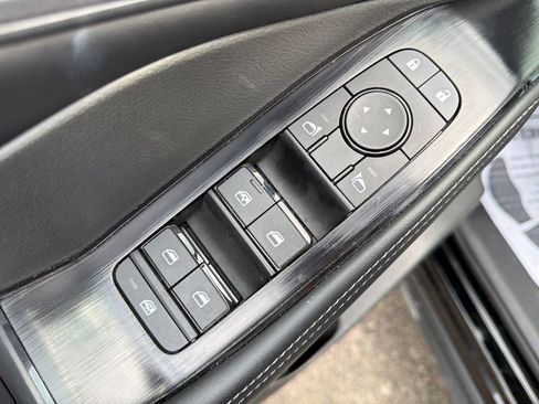 Used 2025 Nissan Rogue SV image 13