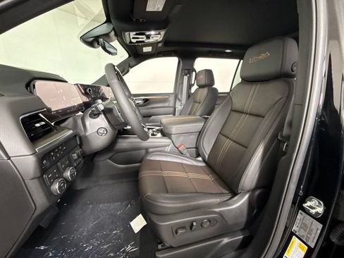 New 2026 Chevrolet Suburban High Country AWD/4WD image 11
