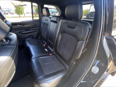 Used 2024 Jeep Grand Cherokee Altitude AWD/4WD image 20