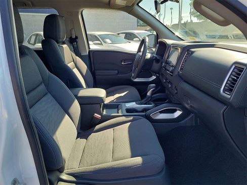 Used 2024 Nissan Frontier SV w/ SV Convenience Package image 18