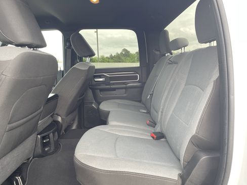 Used 2024 RAM 2500 Big Horn AWD/4WD image 37