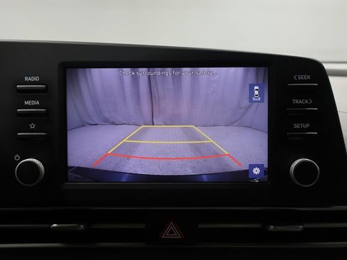 Used 2021 Hyundai Elantra SE image 24