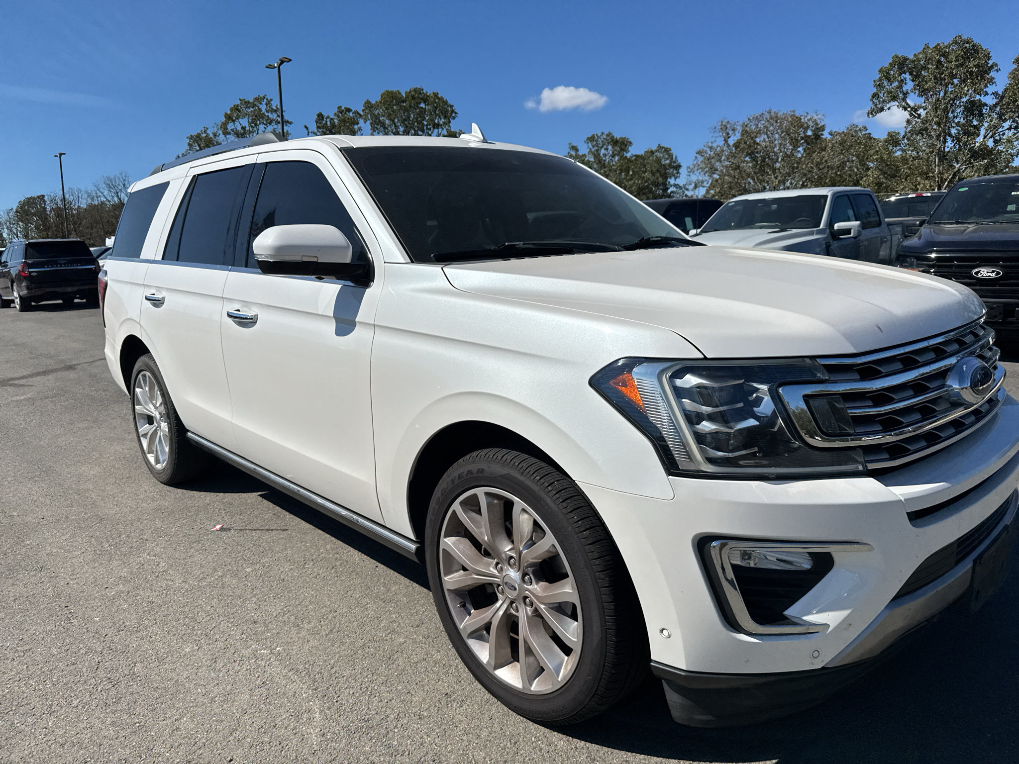 Used 2018 Ford Expedition Limited w/ Equipment Group 302A RWD image 4