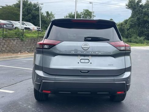 Used 2025 Nissan Rogue SV AWD/4WD image 6
