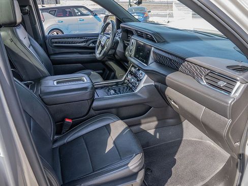 Used 2023 GMC Yukon Denali w/ Advanced Technology Package image 19