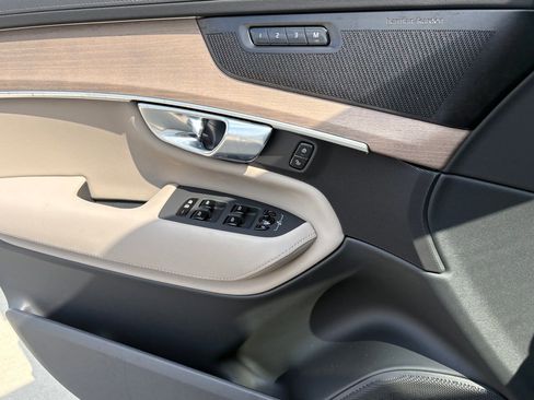 New 2026 Volvo XC90 B6 Ultra w/ Protection Package image 15