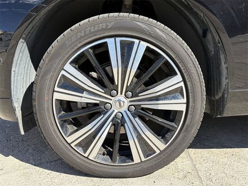 Used 2022 Volvo XC60 B5 Inscription w/ Advanced Package image 9