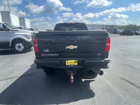 Used 2019 Chevrolet Silverado 2500 LTZ w/ Duramax Plus Package AWD/4WD image 8