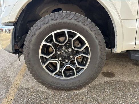 Used 2016 Ford F150 Lariat w/ Equipment Group 502A Luxury image 3