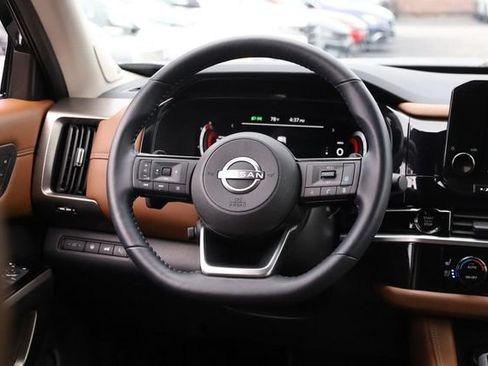 Certified 2025 Nissan Pathfinder Platinum w/ Cargo Package FWD image 26