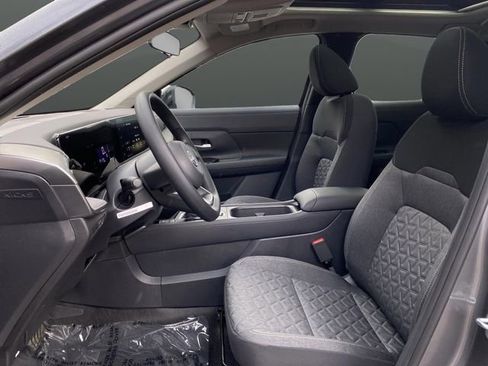 New 2026 Nissan Kicks SV w/ SV Premium Package image 5