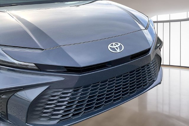 Used 2025 Toyota Camry SE w/ Convenience Package FWD image 27