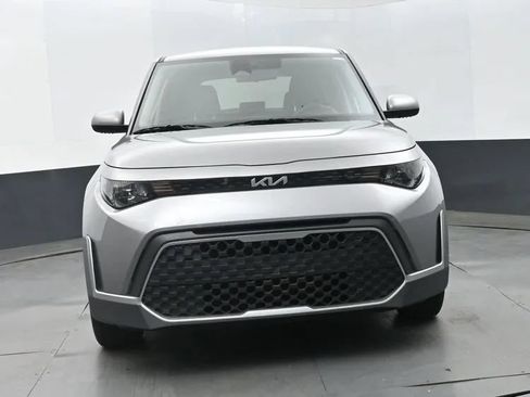 Used 2024 Kia Soul LX w/ Option Group 015 FWD image 2