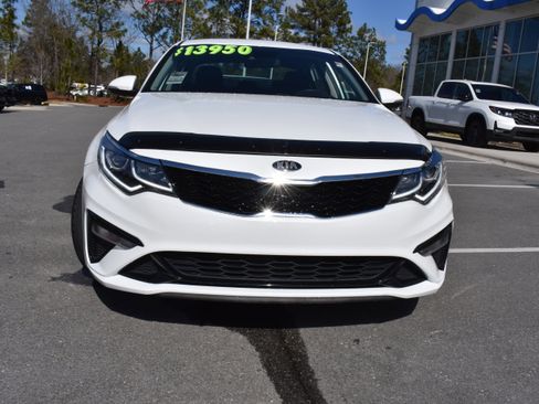 Used 2020 Kia Optima LX image 4