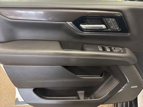 Used 2025 GMC Yukon Elevation w/ LPO, Floor Liner Package image 10