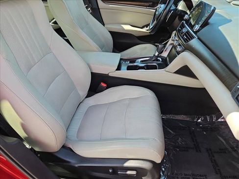 Used 2018 Honda Accord Touring image 22