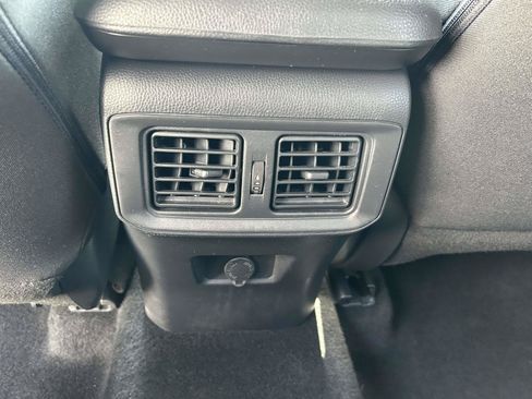 Used 2025 Toyota RAV4 LE AWD/4WD image 15