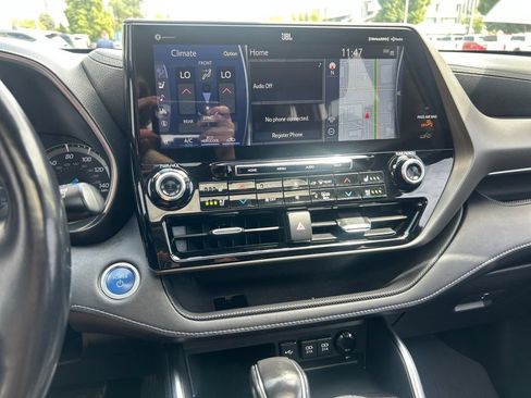 Certified 2021 Toyota Highlander Limited AWD/4WD image 20