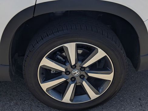 Used 2025 Honda Pilot Elite image 7