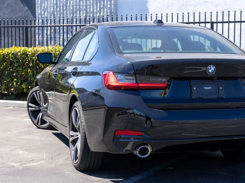 Used 2023 BMW 330i Sedan w/ Convenience Package RWD image 5
