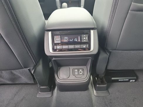 New 2026 Subaru Ascent Limited image 11