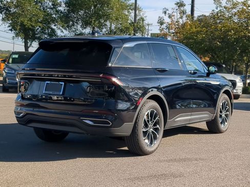 New 2026 Lincoln Nautilus Premier image 3