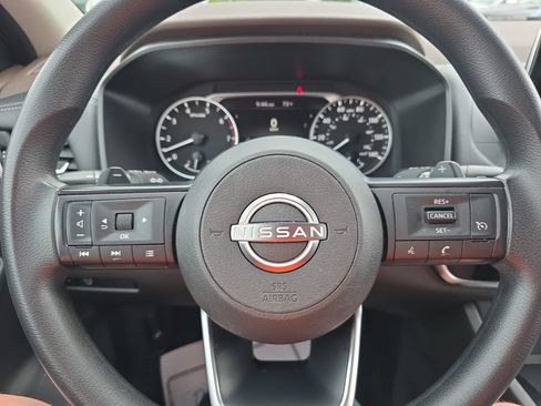 Used 2023 Nissan Rogue S AWD/4WD image 15
