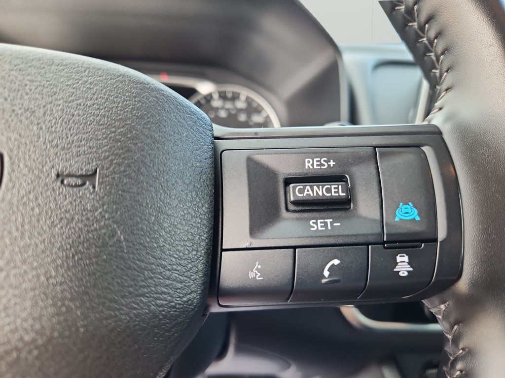 Used 2025 Nissan Rogue SV AWD/4WD image 19