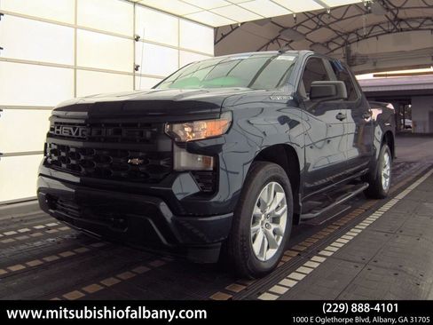 Used 2022 Chevrolet Silverado 1500 Custom image 1