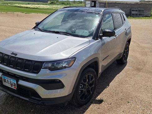 Used 2022 Jeep Compass Latitude w/ Convenience Group AWD/4WD image 14