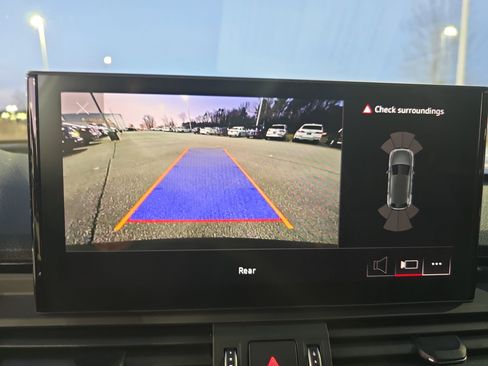 Used 2023 Audi Q5 2.0T Premium w/ Convenience Package image 22