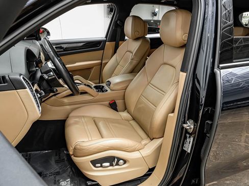 Used 2019 Porsche Cayenne image 27