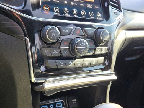 Used 2021 Jeep Grand Cherokee Laredo X image 29