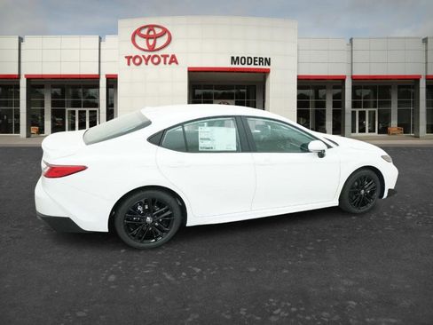 New 2026 Toyota Camry SE FWD image 5