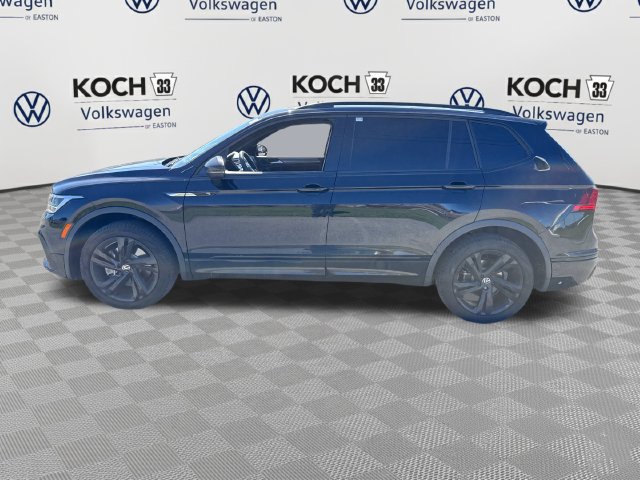 Used 2024 Volkswagen Tiguan SE R-Line AWD/4WD image 4