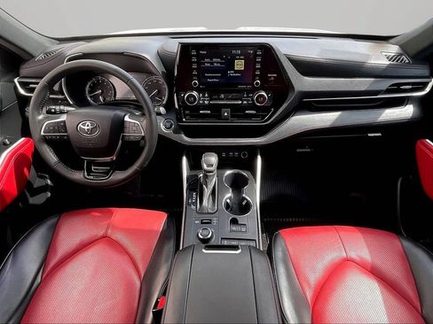 Used 2022 Toyota Highlander XSE AWD/4WD image 9