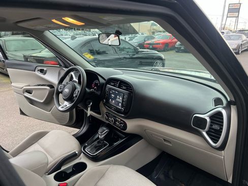 Used 2021 Kia Soul LX FWD image 22