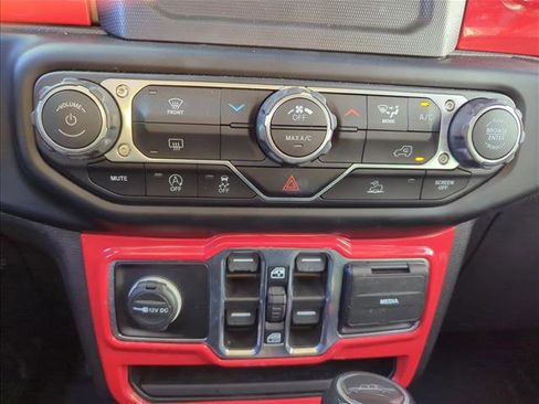 Used 2022 Jeep Gladiator Sport image 7