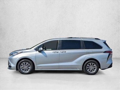 Used 2021 Toyota Sienna LE FWD image 8