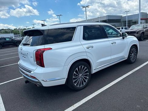 Used 2023 Hyundai Palisade Calligraphy w/ Winter Package AWD/4WD image 8
