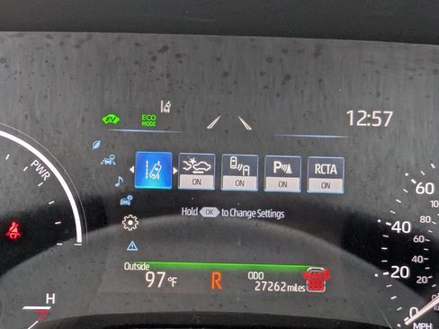 Used 2025 Toyota Sienna XLE w/ XLE Plus Package FWD image 26