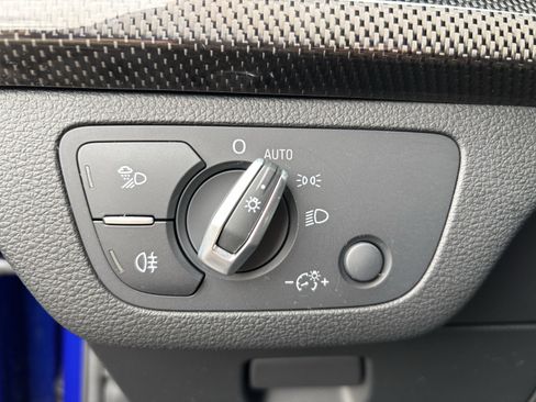 Used 2025 Audi SQ5 Premium Plus image 32