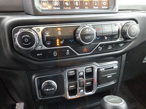 Used 2020 Jeep Gladiator Overland image 26