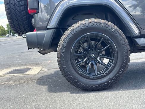 Used 2020 Jeep Wrangler Unlimited Sahara w/ Safety Group AWD/4WD image 10