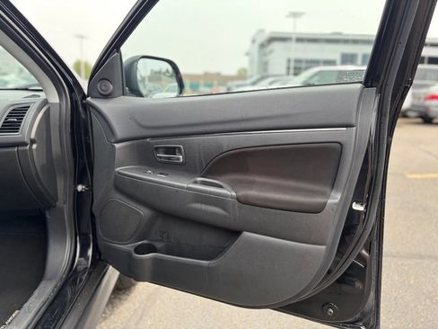 Used 2025 Mitsubishi Outlander Sport AWD image 12