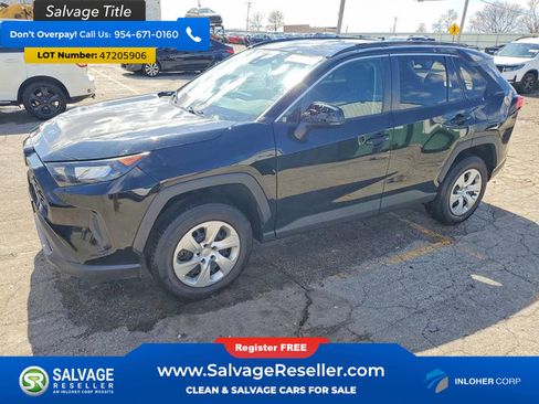 Used 2021 Toyota RAV4 LE image 1