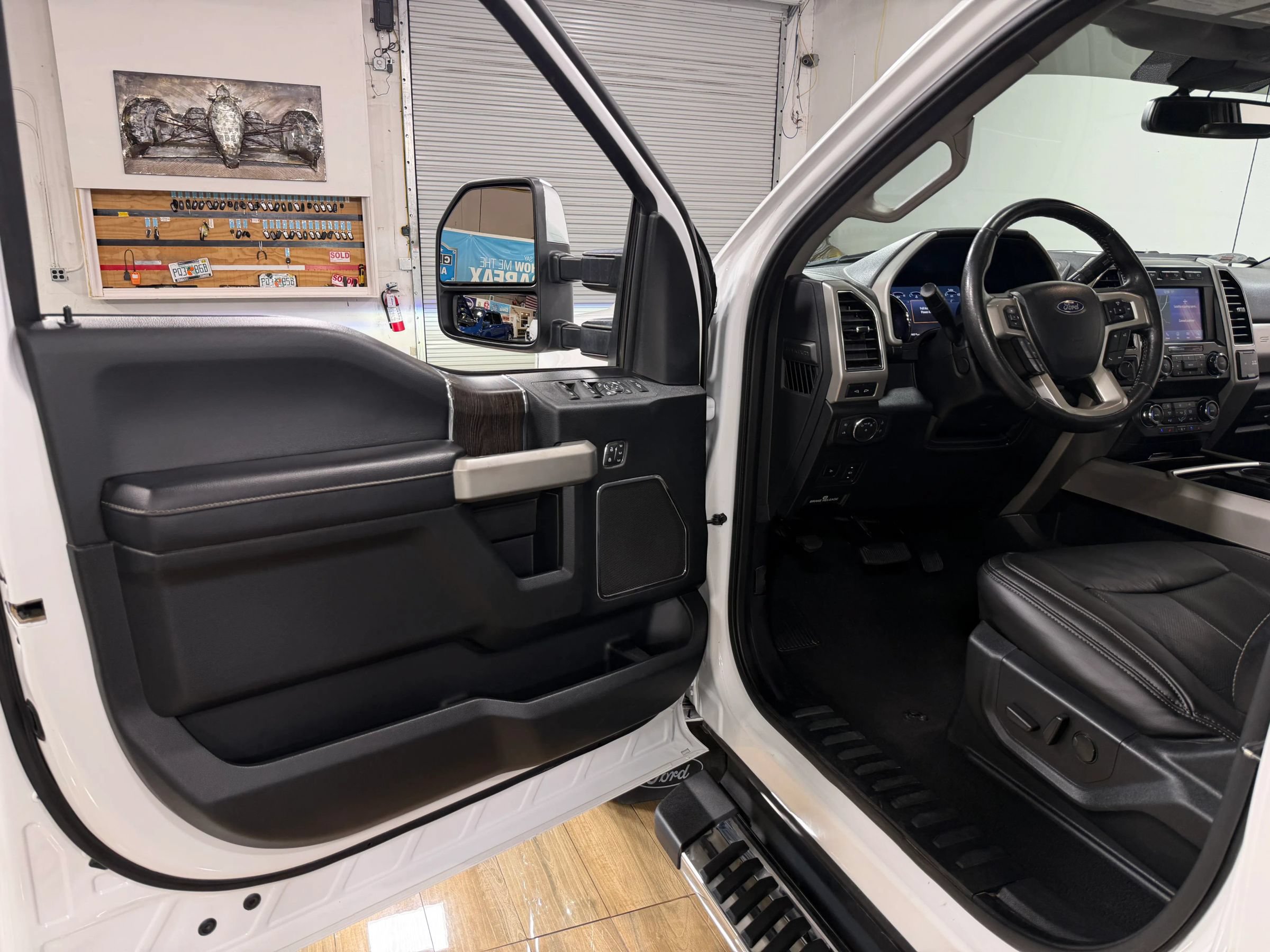 Used 2020 Ford F350 Lariat w/ Lariat Ultimate Package AWD/4WD image 19