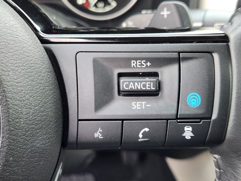 Used 2023 Nissan Rogue SL w/ SL Premium Package image 24